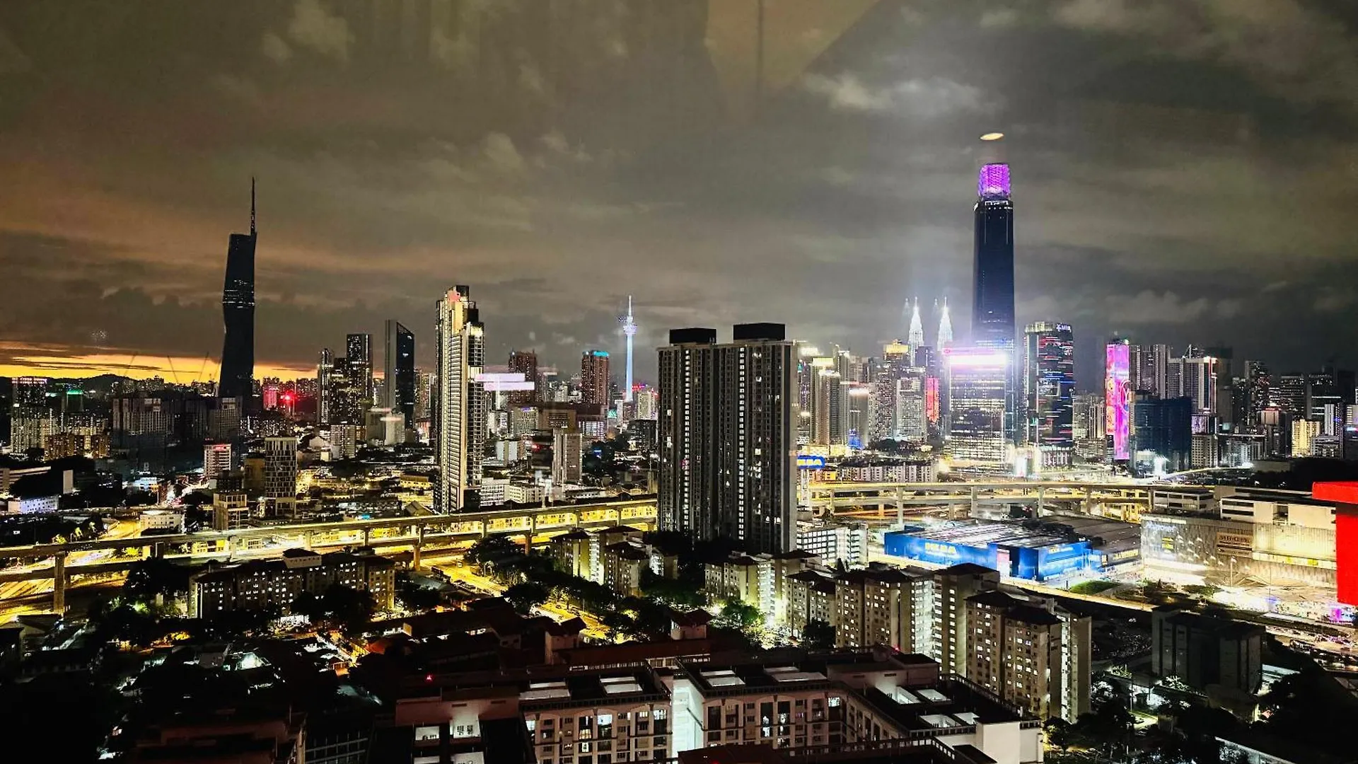 Apartment Velocity Kl By Luxury Hut Kuala Lumpur