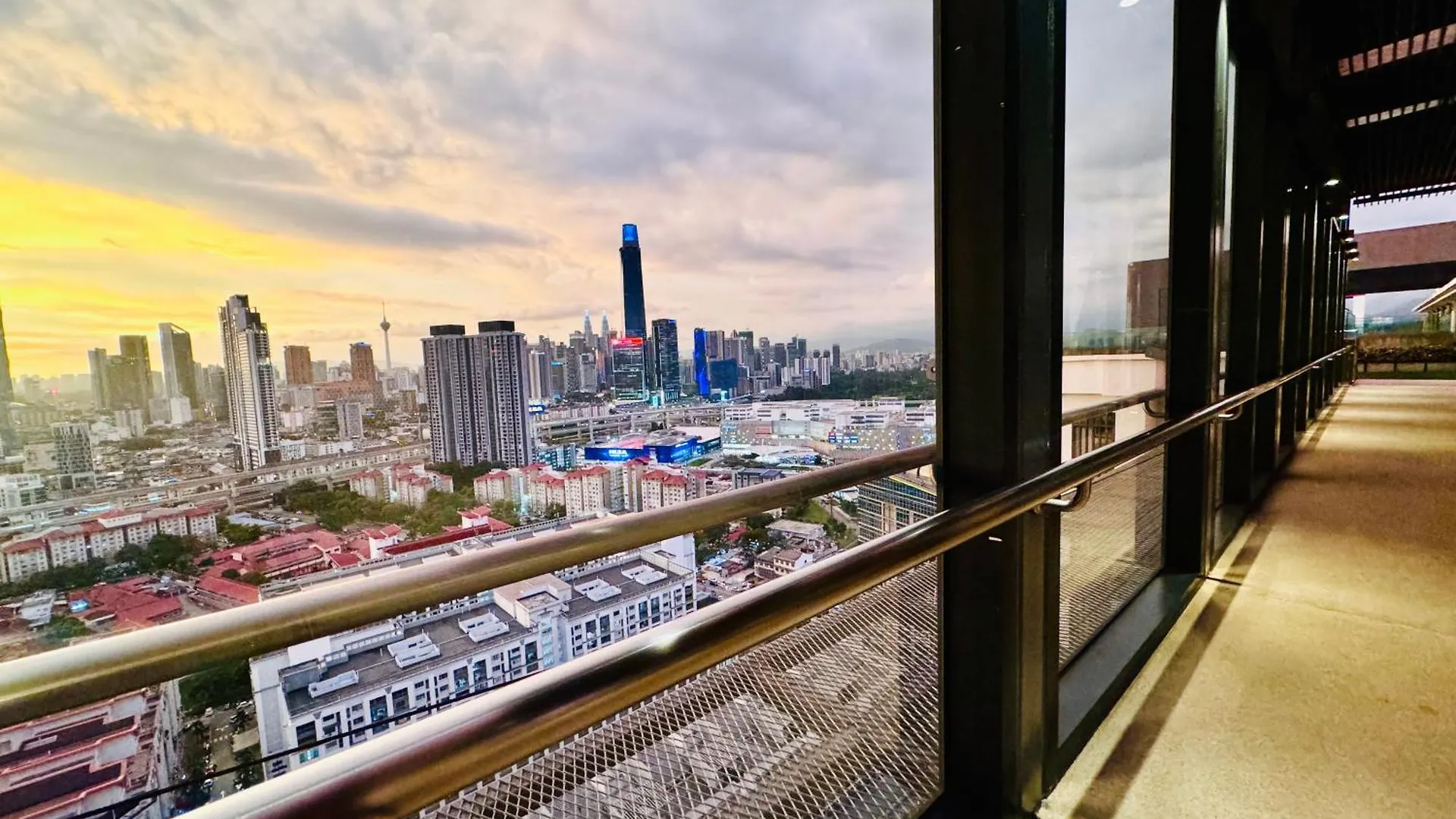Velocity Kl By Luxury Hut Kuala Lumpur 0*,